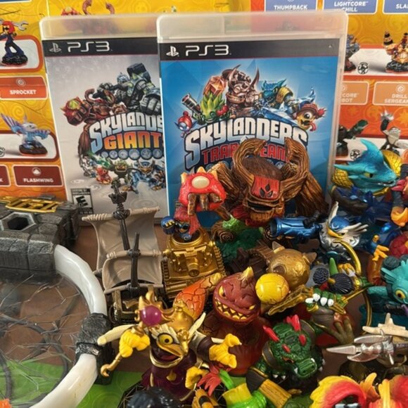 Skylanders Game Huge Bundle PS3 With Games & Portals - Picture 2 of 12